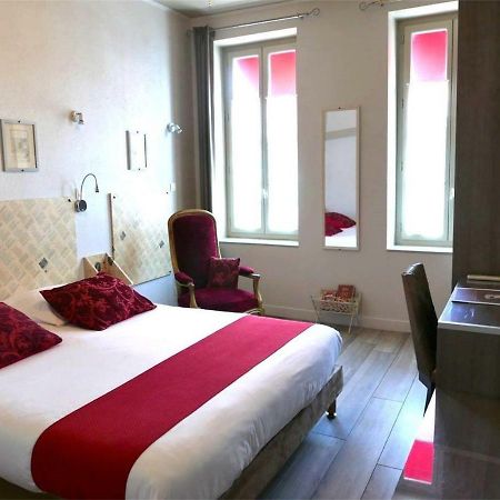 Hotel Mille Et Une Feuilles ลาชาริเต-ซูร์-ลัวร์ ภายนอก รูปภาพ