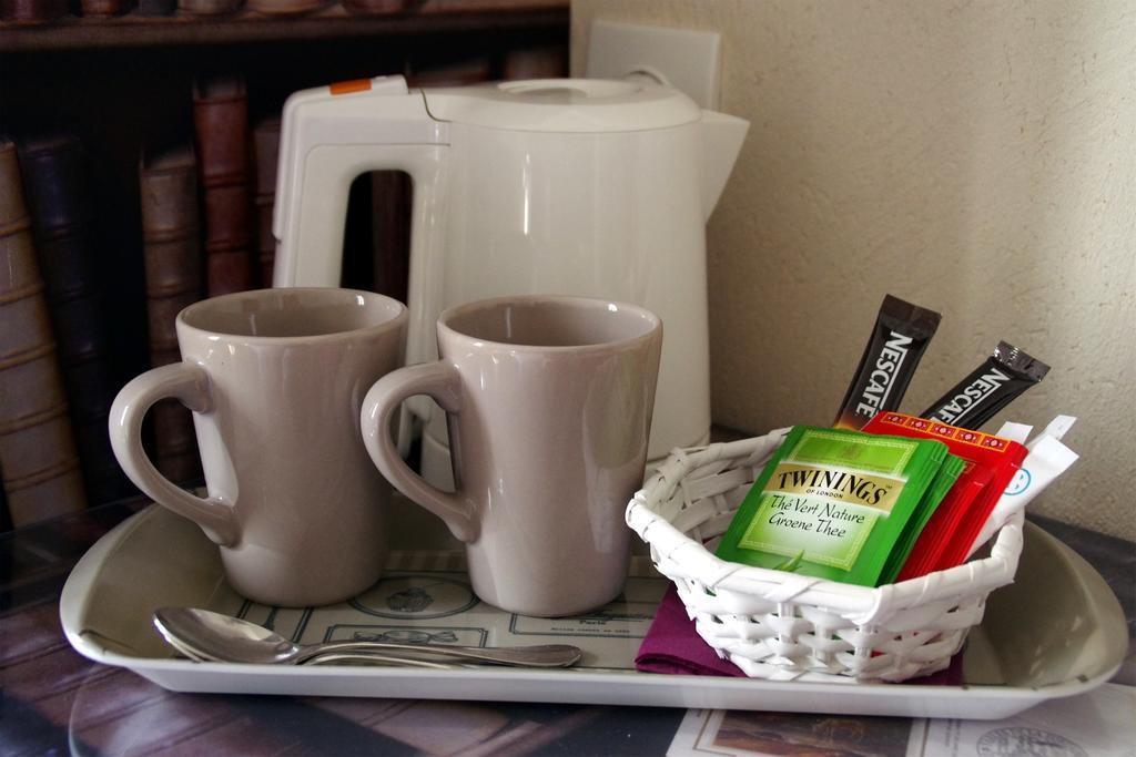 Hotel Mille Et Une Feuilles ลาชาริเต-ซูร์-ลัวร์ ห้อง รูปภาพ