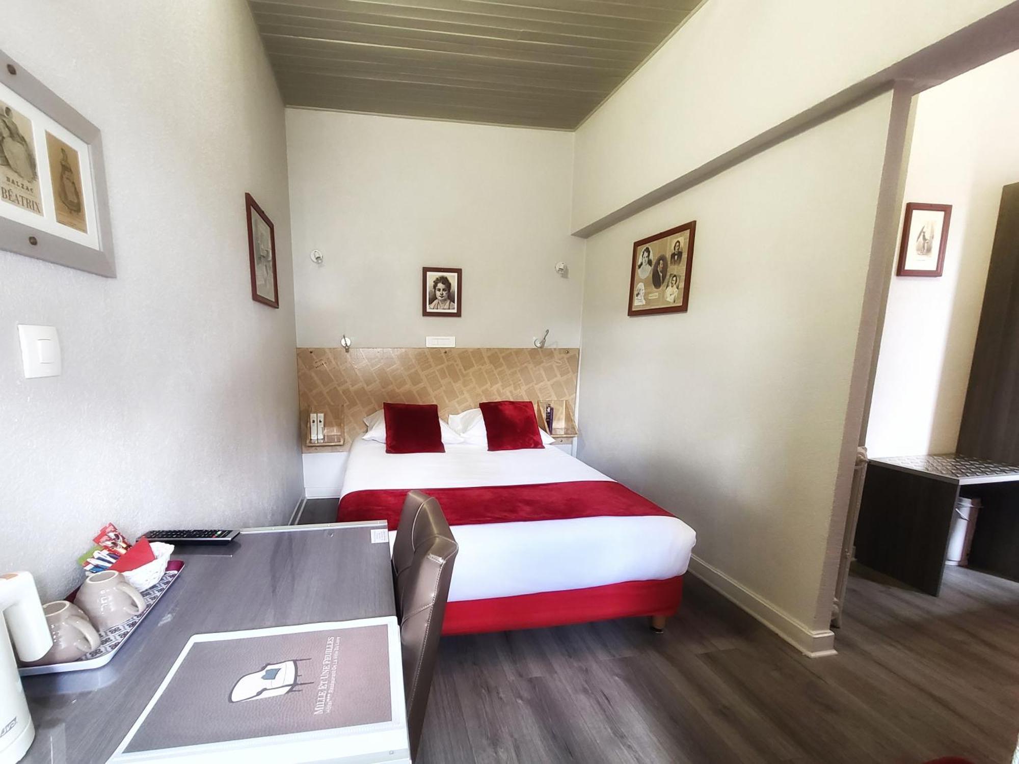 Hotel Mille Et Une Feuilles ลาชาริเต-ซูร์-ลัวร์ ภายนอก รูปภาพ