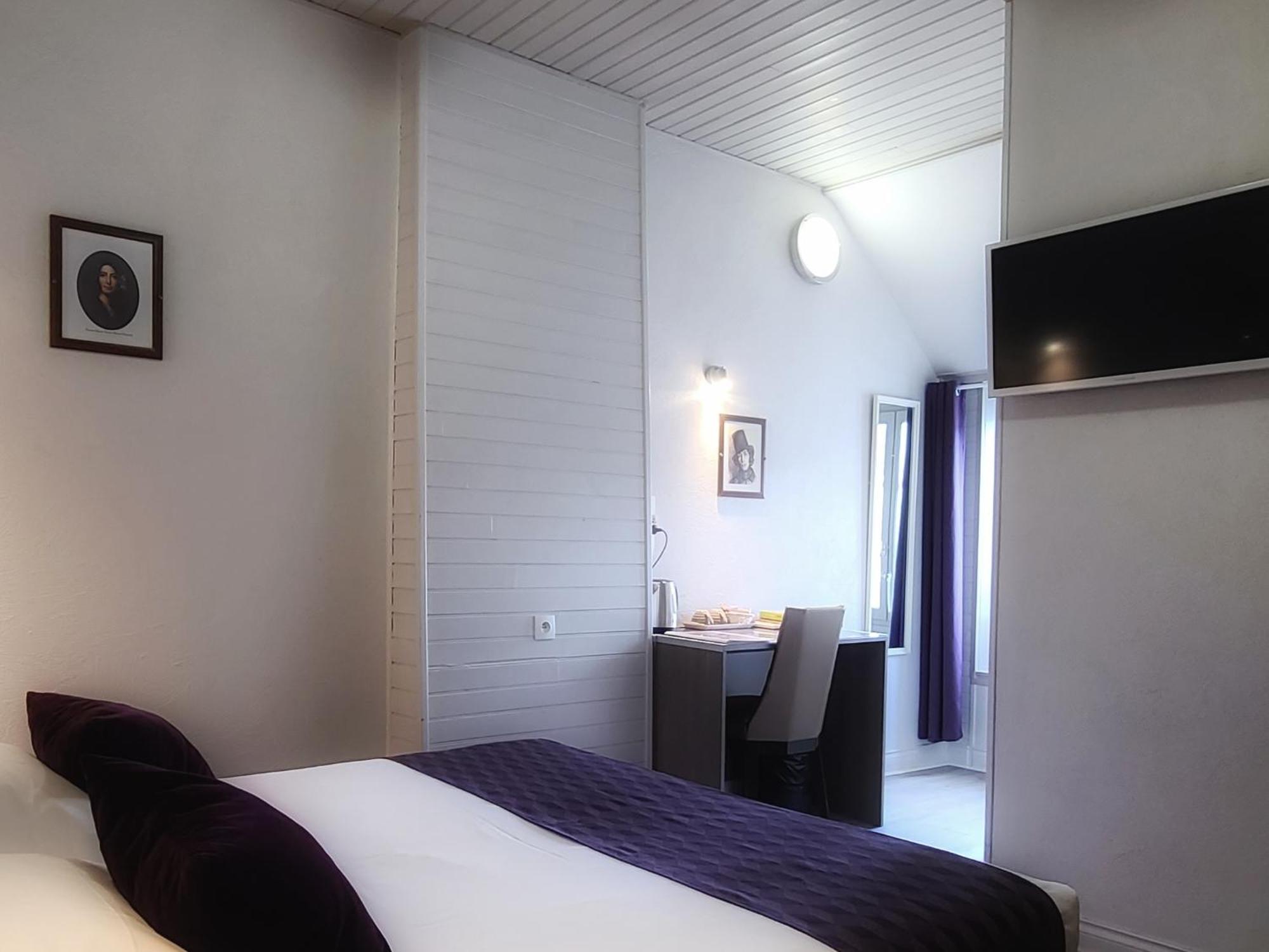 Hotel Mille Et Une Feuilles ลาชาริเต-ซูร์-ลัวร์ ภายนอก รูปภาพ