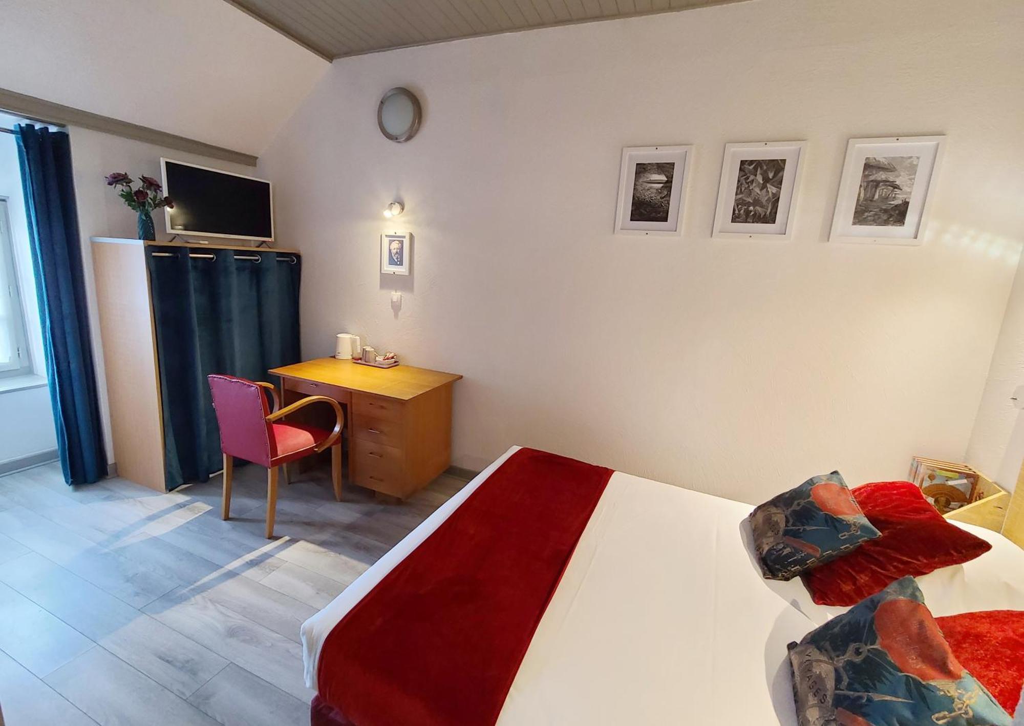 Hotel Mille Et Une Feuilles ลาชาริเต-ซูร์-ลัวร์ ภายนอก รูปภาพ