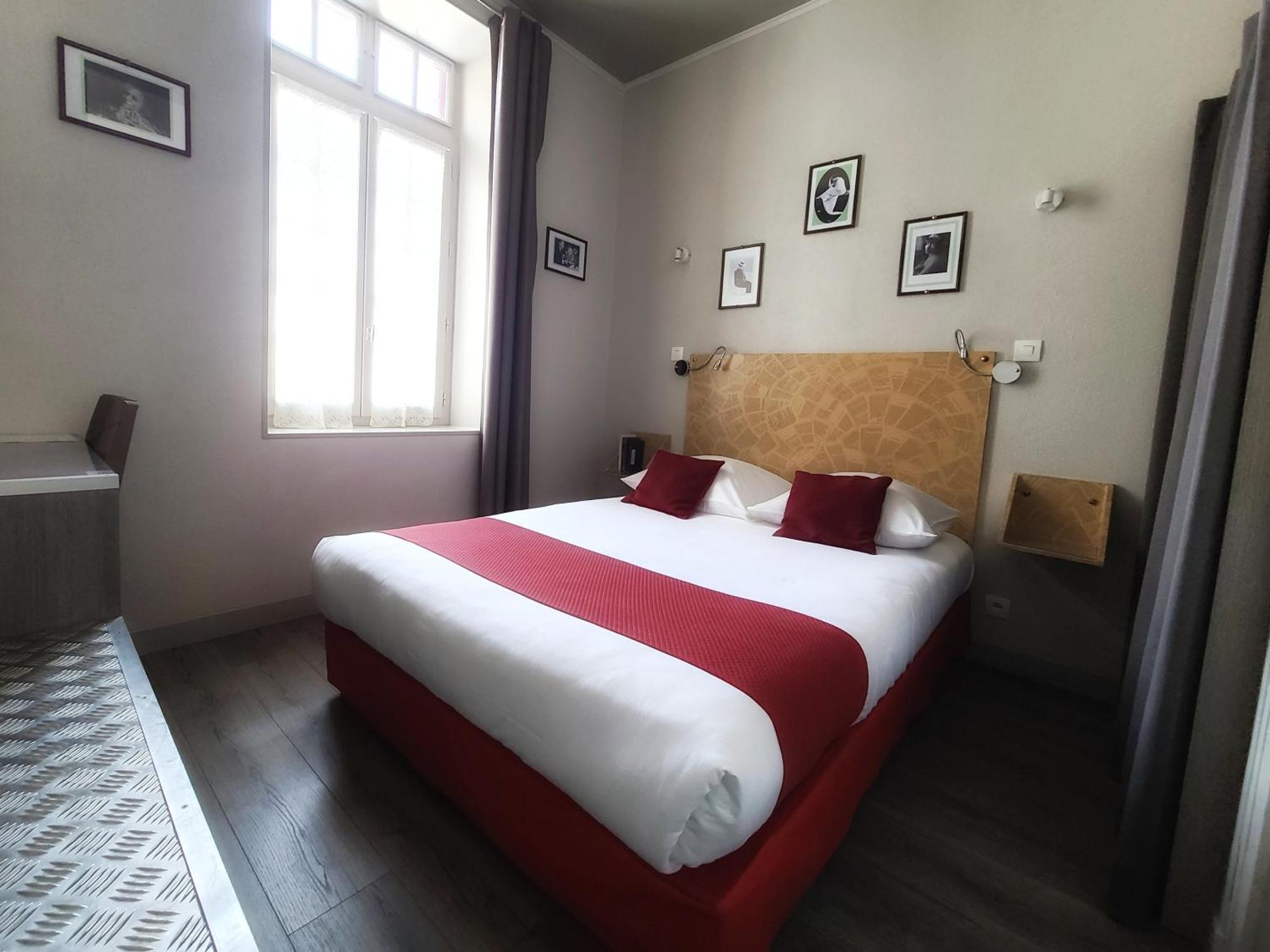 Hotel Mille Et Une Feuilles ลาชาริเต-ซูร์-ลัวร์ ภายนอก รูปภาพ